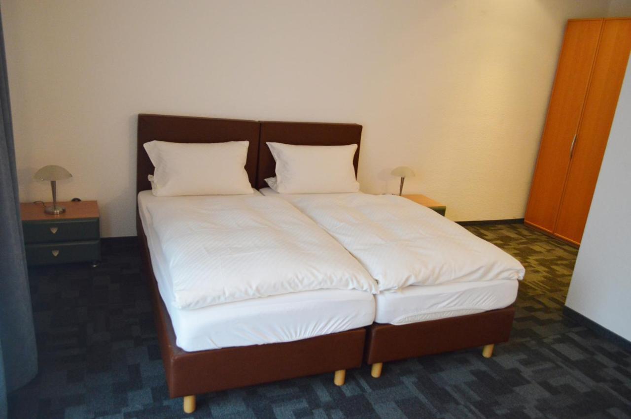 Hotel B8 Voerde Dış mekan fotoğraf