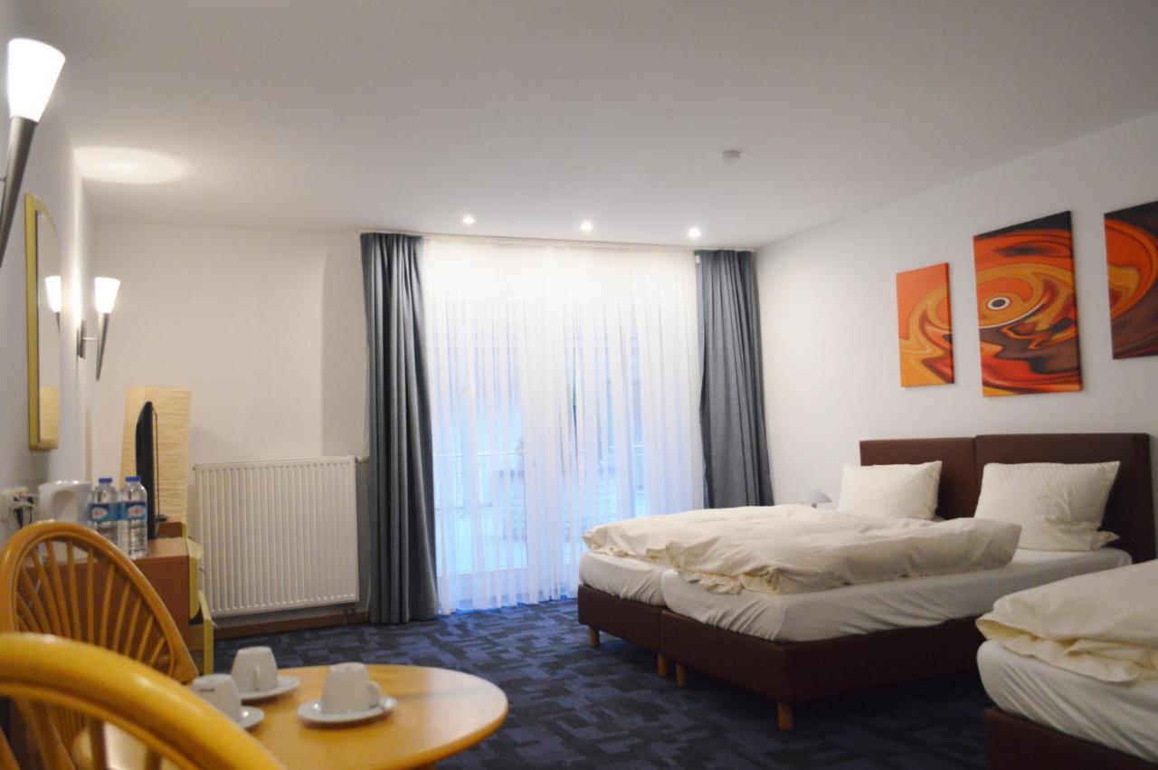 Hotel B8 Voerde Dış mekan fotoğraf