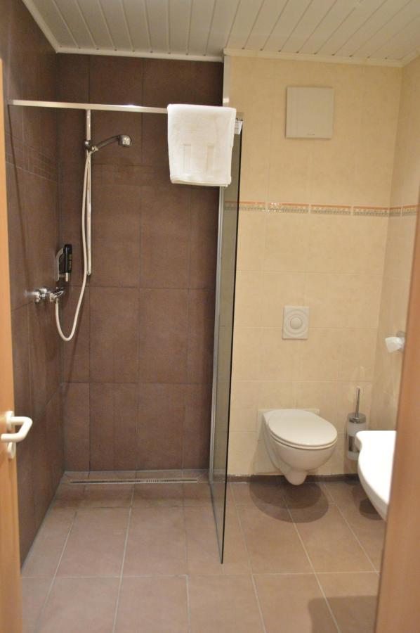 Hotel B8 Voerde Dış mekan fotoğraf
