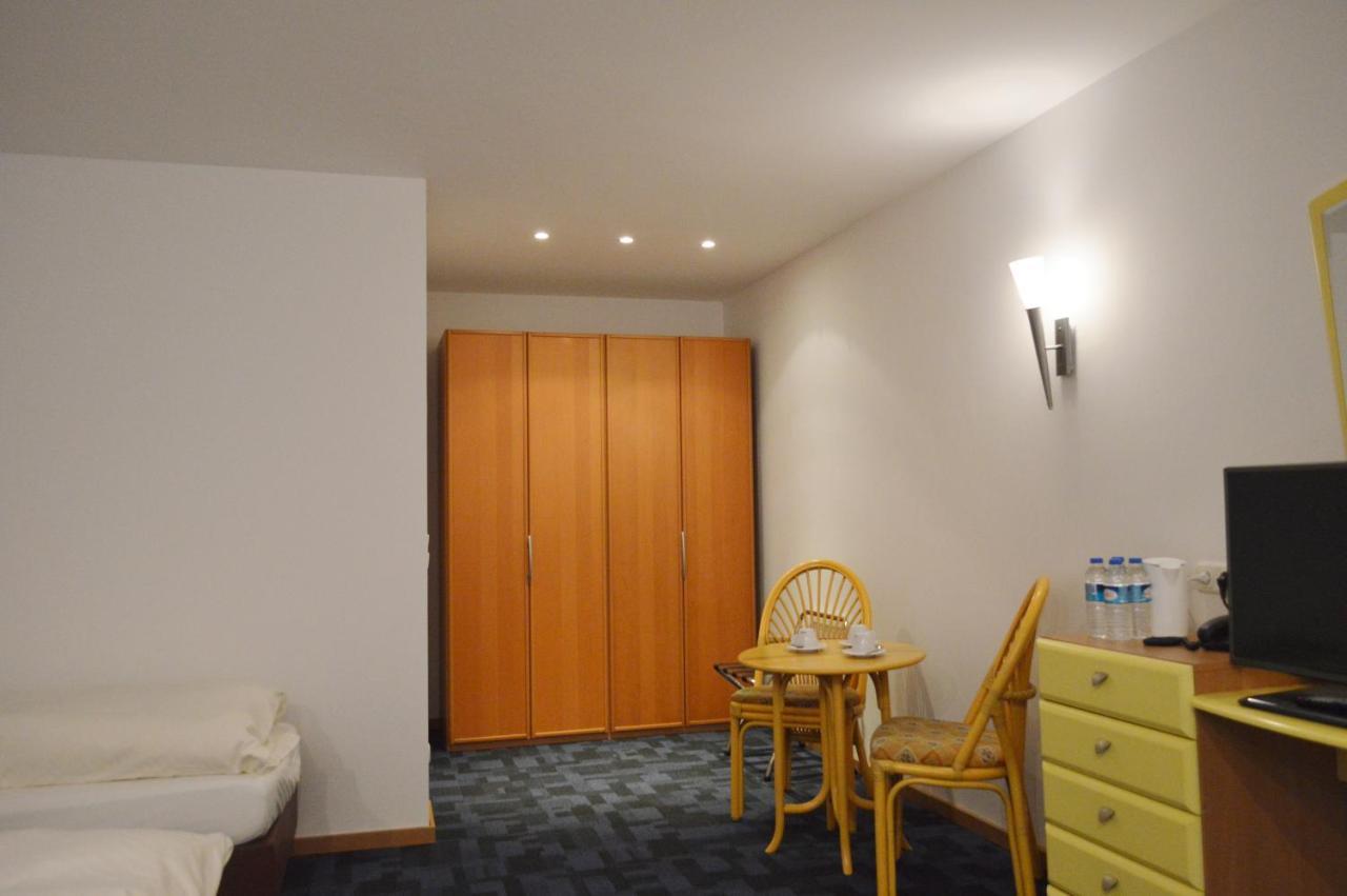 Hotel B8 Voerde Dış mekan fotoğraf